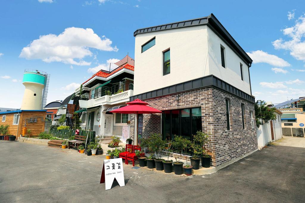 The Flower Road Guesthouse Suncheon Ngoại thất bức ảnh